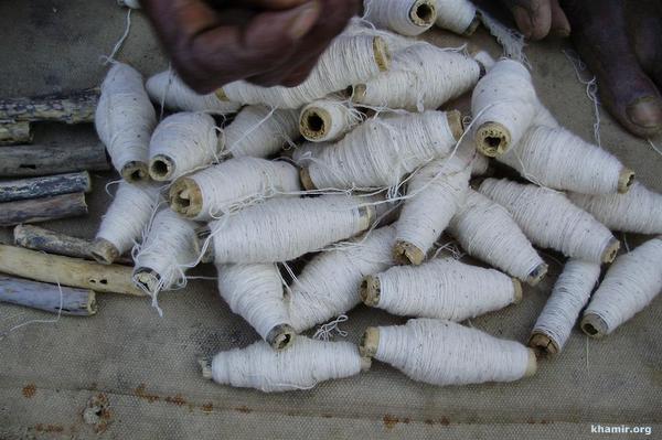 6 organic-cotton-bobbins-to-be-used-as-weft-large.jpg